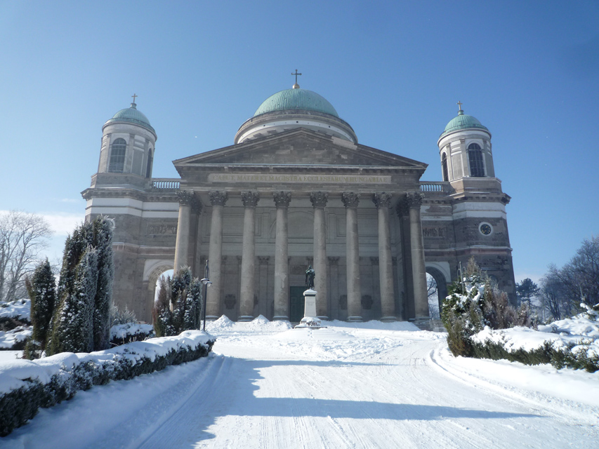 La cathédrale d'Ezstergom, construite au milieu du XIXème siècle, est la plus grande de Hongrie.