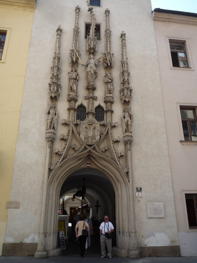 Le portail de l'ancien hôtel de ville