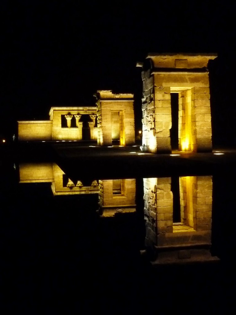 Le temple de Debod a été reconstruit à côté du parc de l'Ouest (del Oeste).