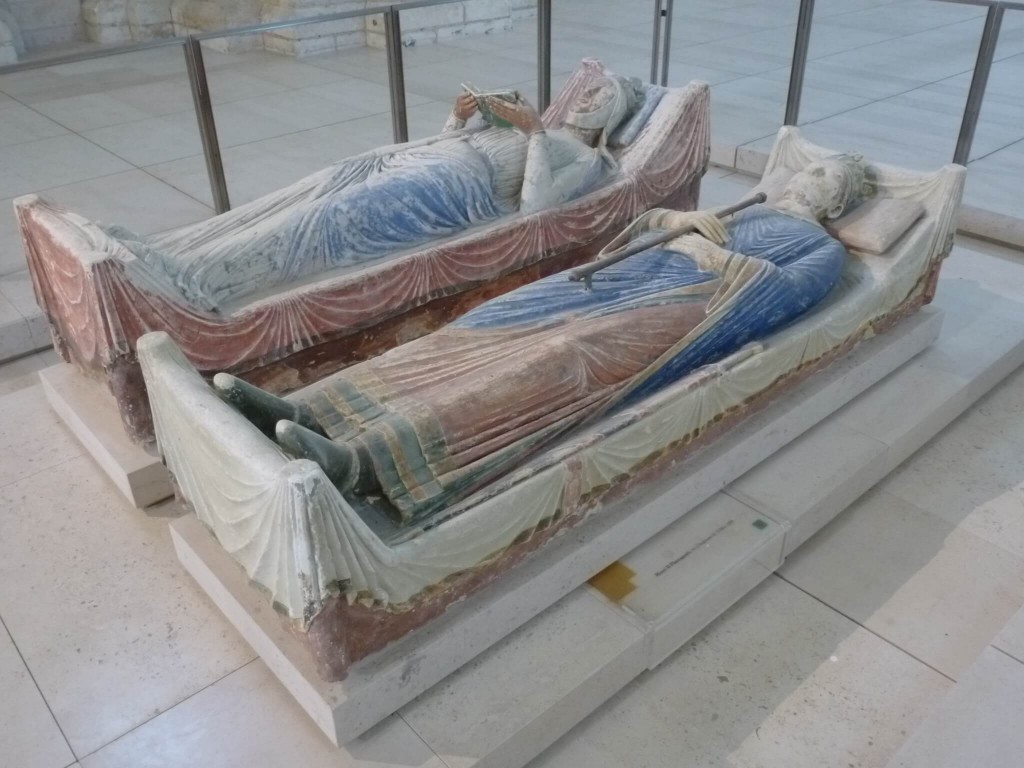 FONTEVRAUD Gisant d'Alienor d'Aquitaine et d'Henri II